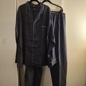 Hanes Men's Blue Checkered Pajama Set
